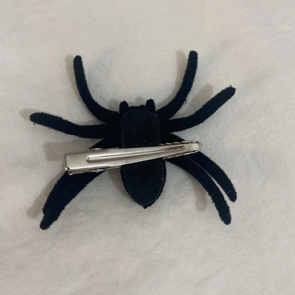 Spider Hair Clips- Black Widow - Picture 2 of 4